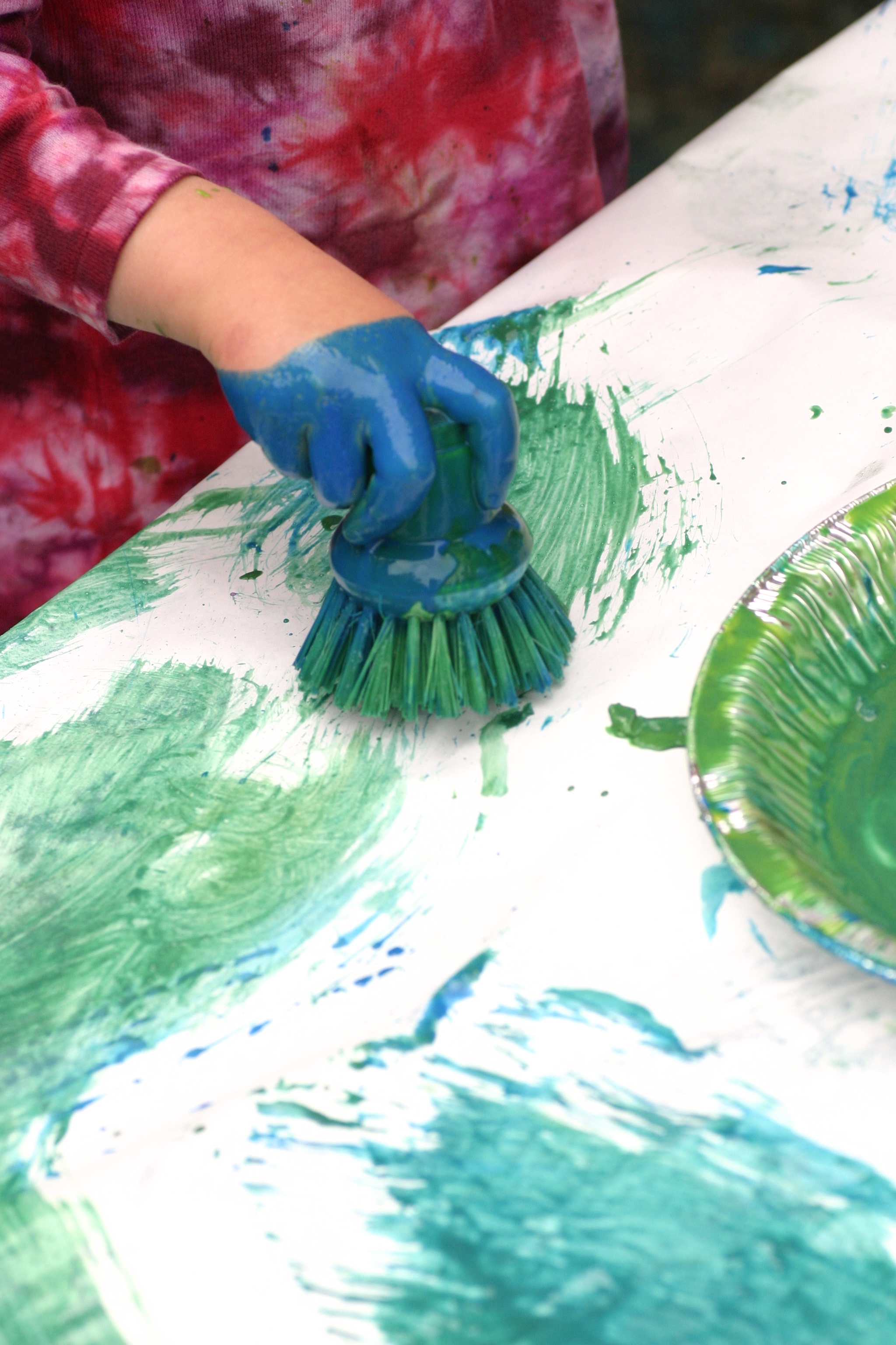 Kids get their hands — and feet — on some really messy art - El Cerrito ...
